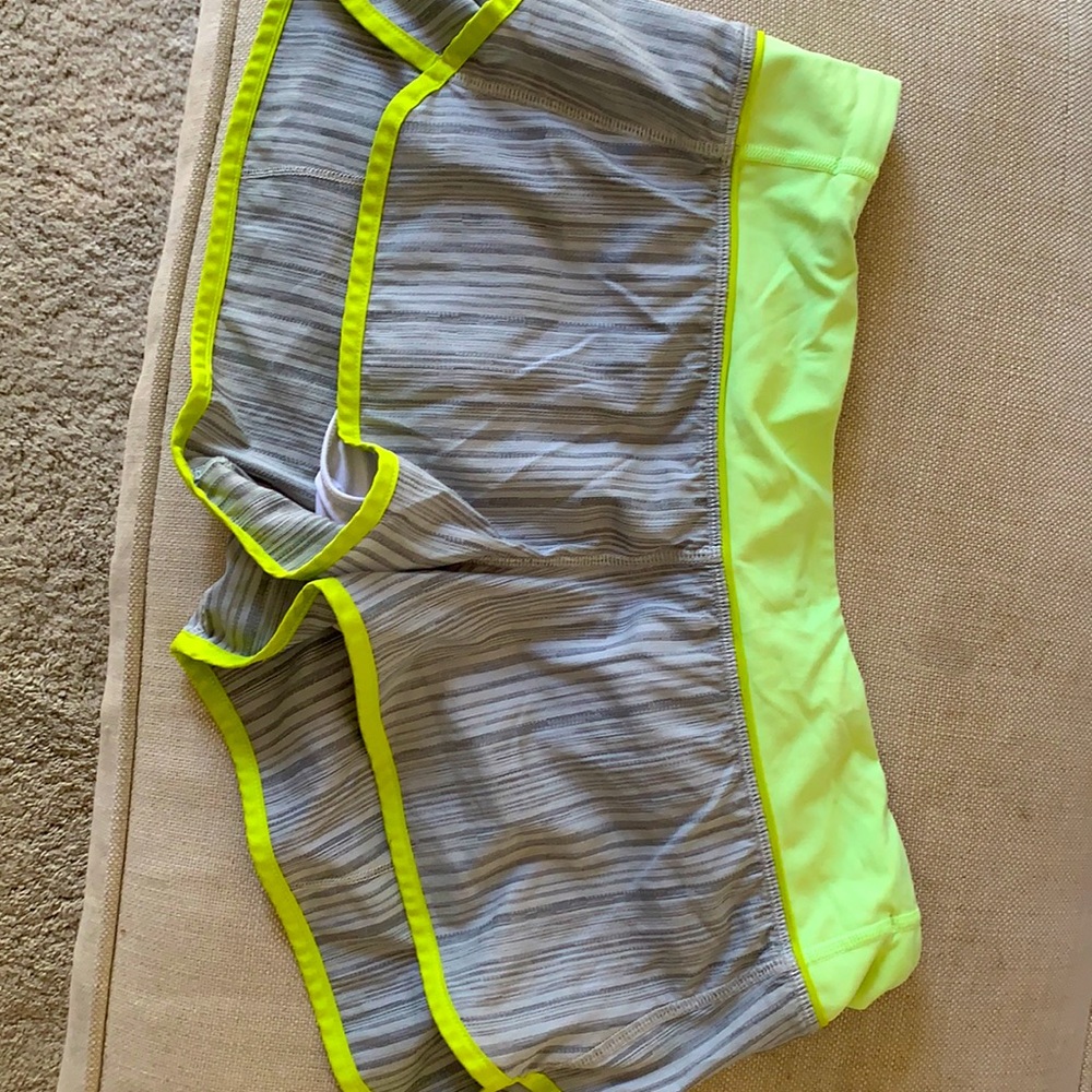 Lulu lemon women’s Speed Up Low-Rise Short 2.5